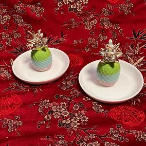 A pair (2) of pineapple ceramic jewelry/trinket trays.